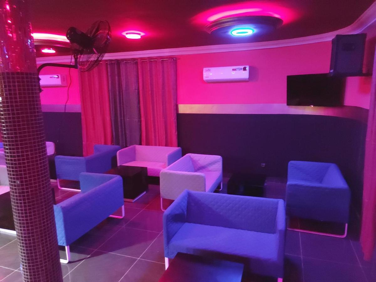 Royal Blue Guest House & Bar Lomé Zewnętrze zdjęcie