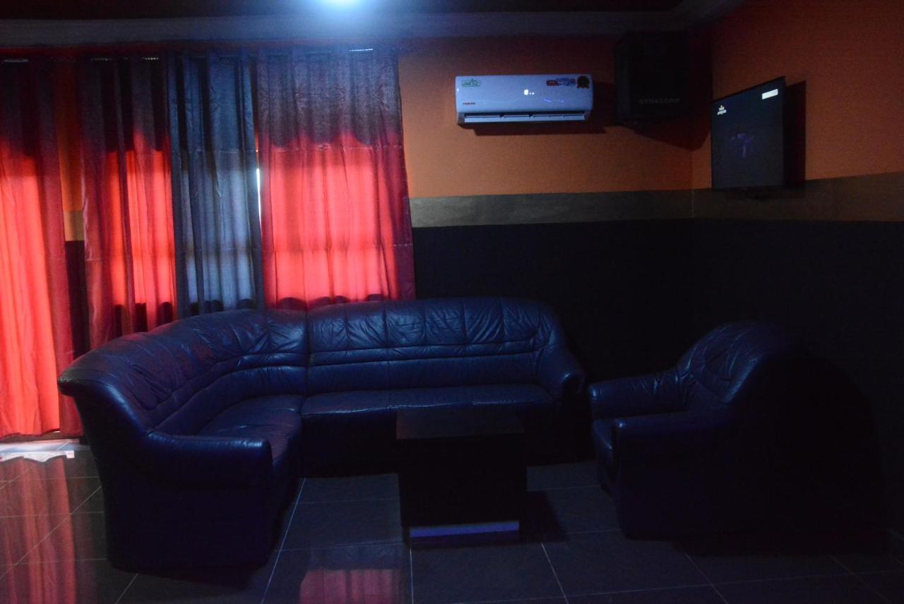 Royal Blue Guest House & Bar Lomé Zewnętrze zdjęcie