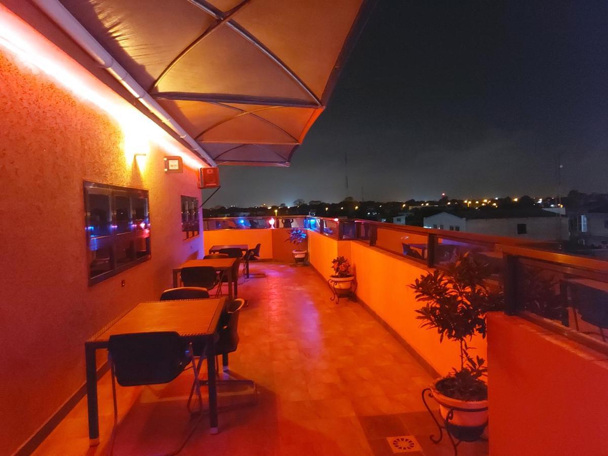 Royal Blue Guest House & Bar Lomé Zewnętrze zdjęcie