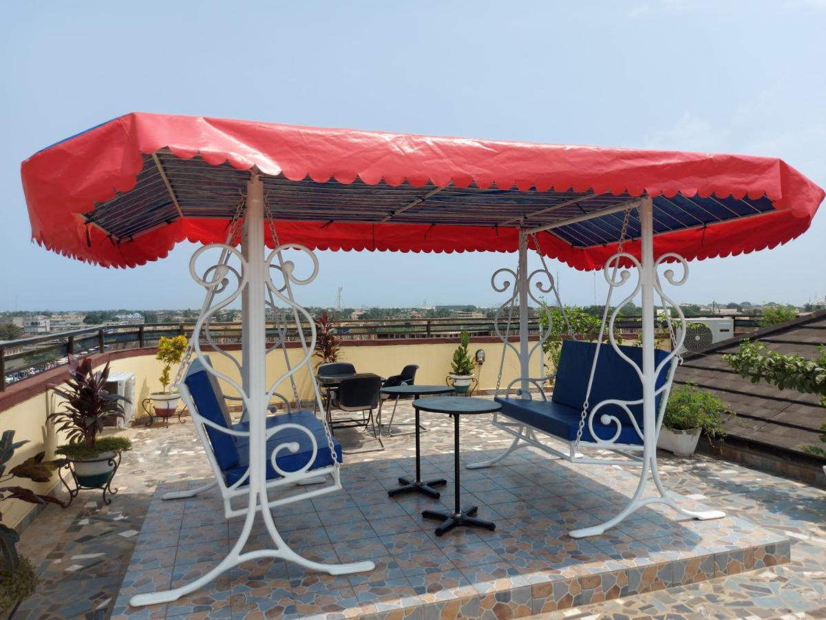 Royal Blue Guest House & Bar Lomé Zewnętrze zdjęcie