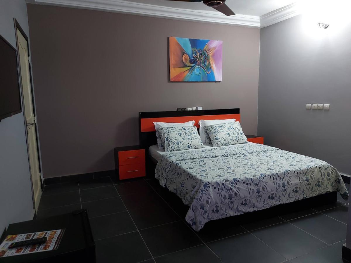 Royal Blue Guest House & Bar Lomé Zewnętrze zdjęcie