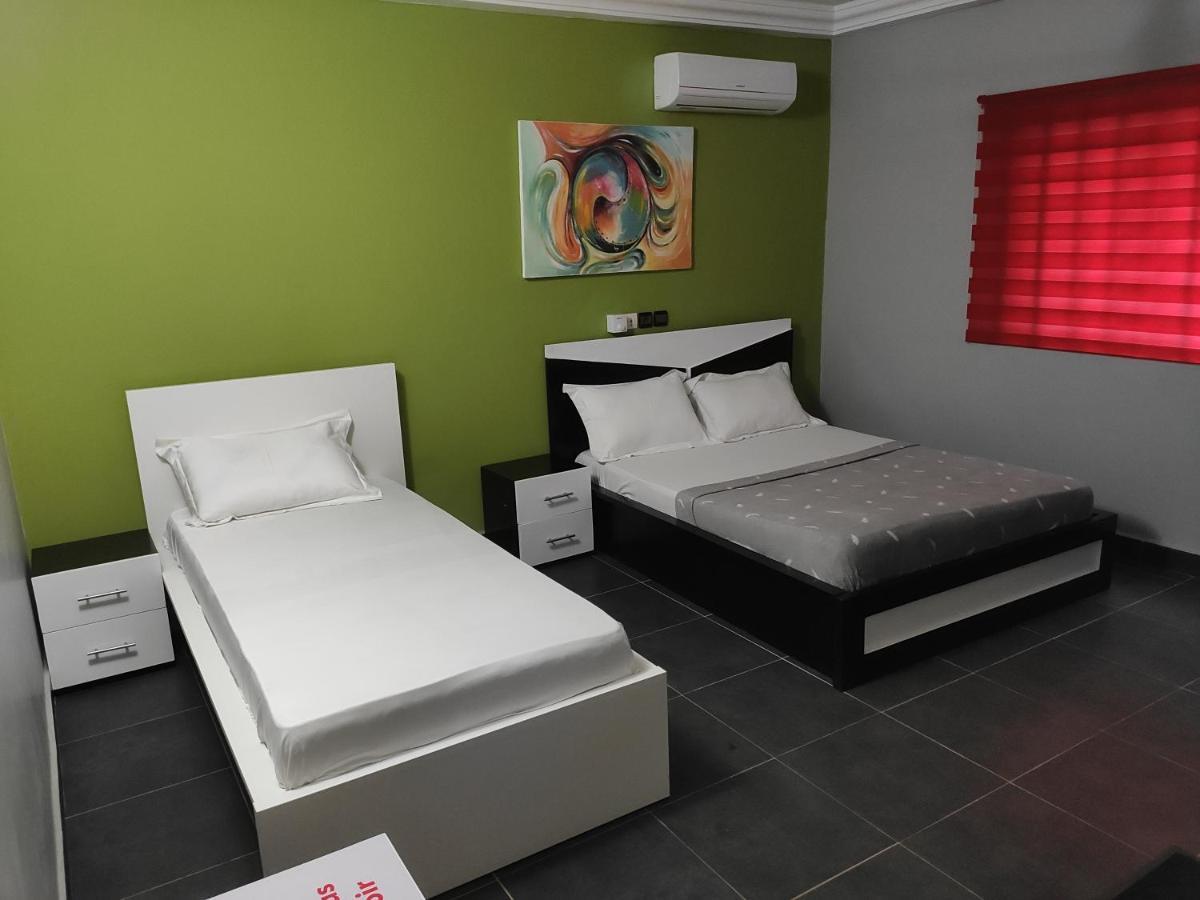 Royal Blue Guest House & Bar Lomé Zewnętrze zdjęcie