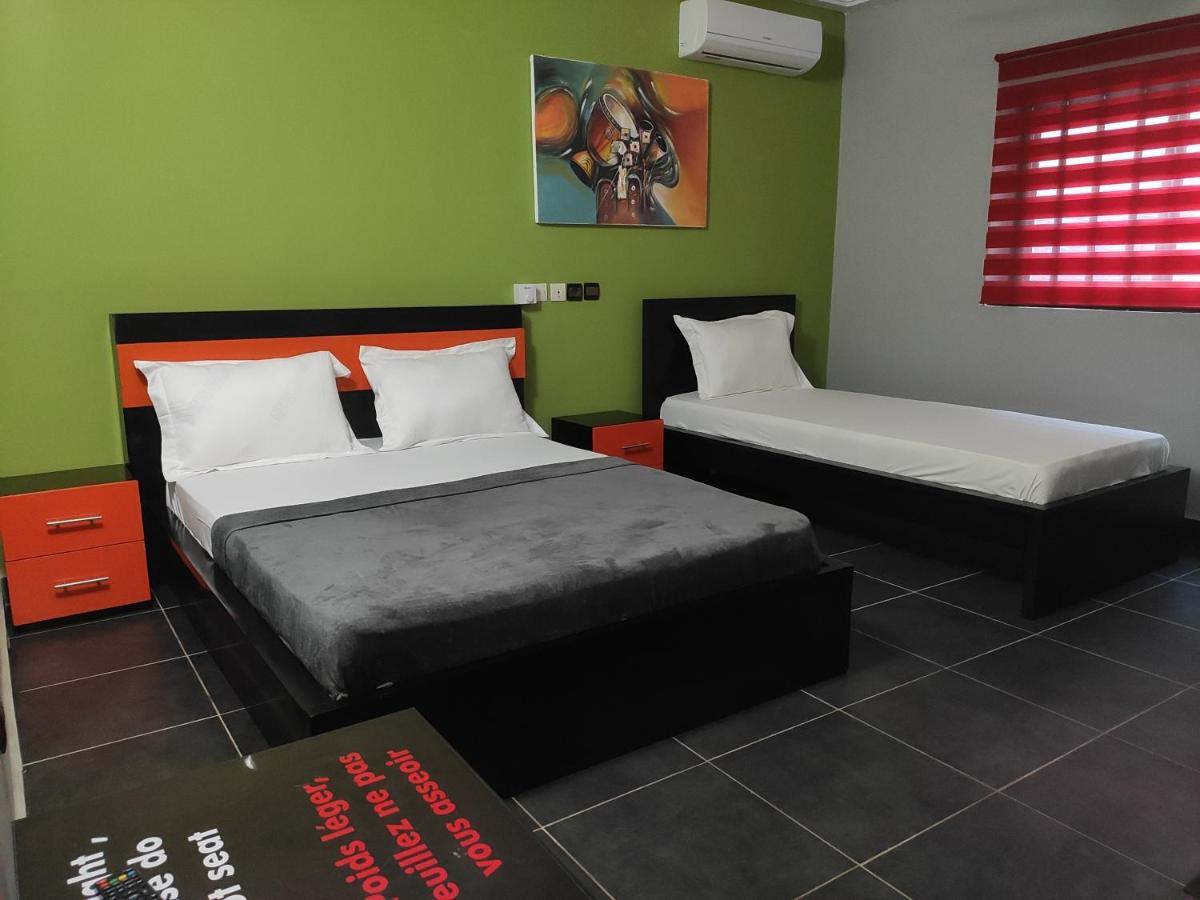 Royal Blue Guest House & Bar Lomé Zewnętrze zdjęcie
