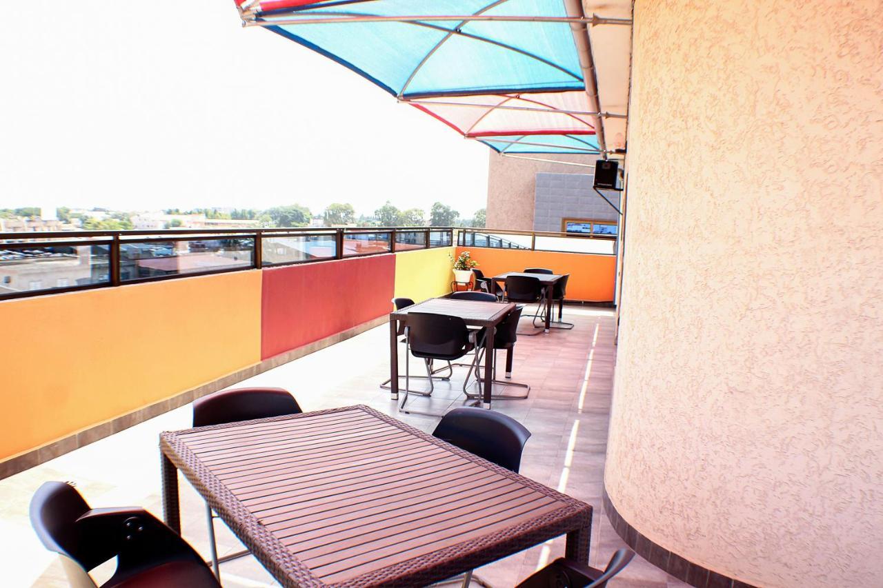Royal Blue Guest House & Bar Lomé Zewnętrze zdjęcie