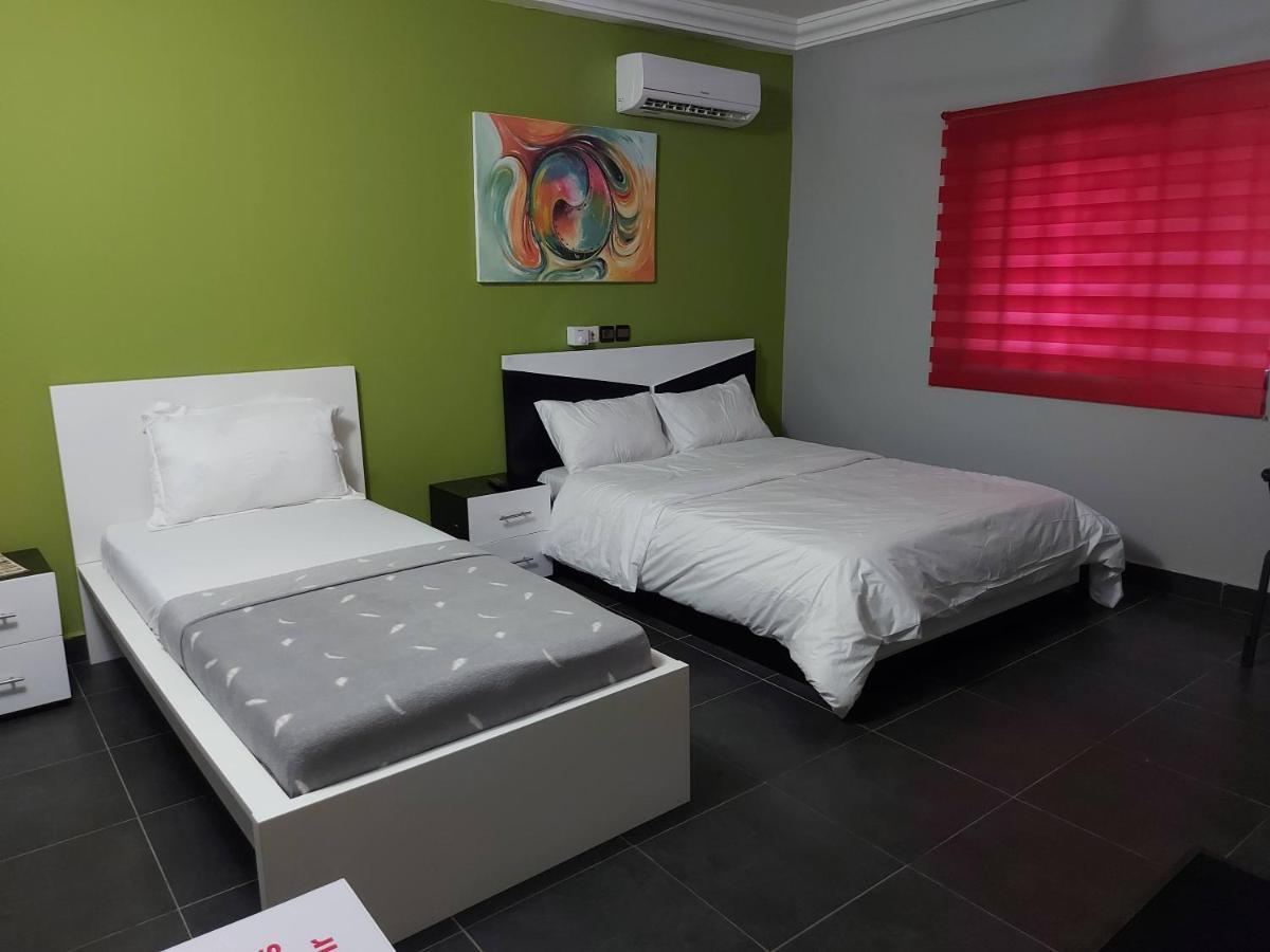 Royal Blue Guest House & Bar Lomé Zewnętrze zdjęcie
